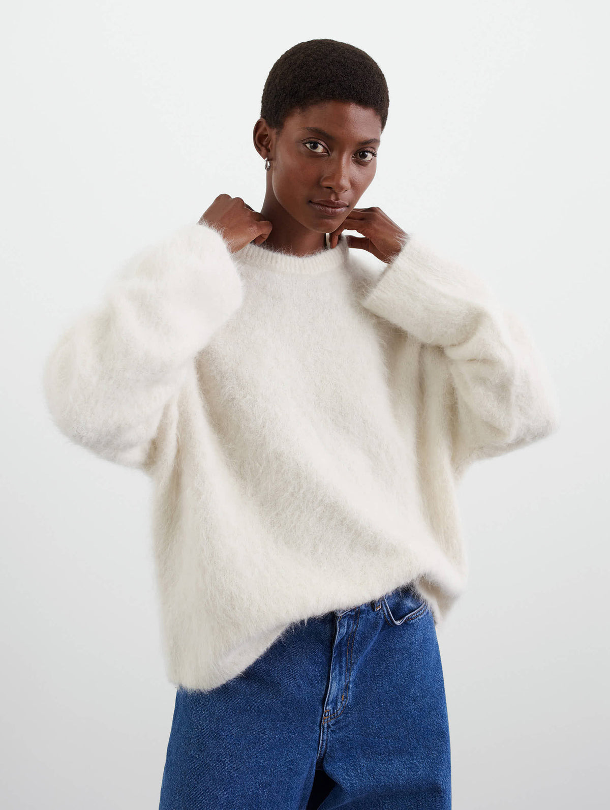 Alpaca O-Neck Sweater in Off White