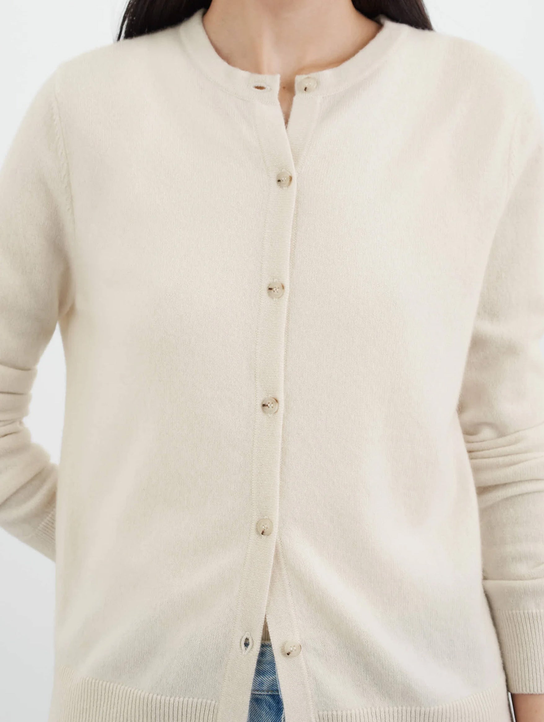 Classic Cashmere Cardigan in Feather White