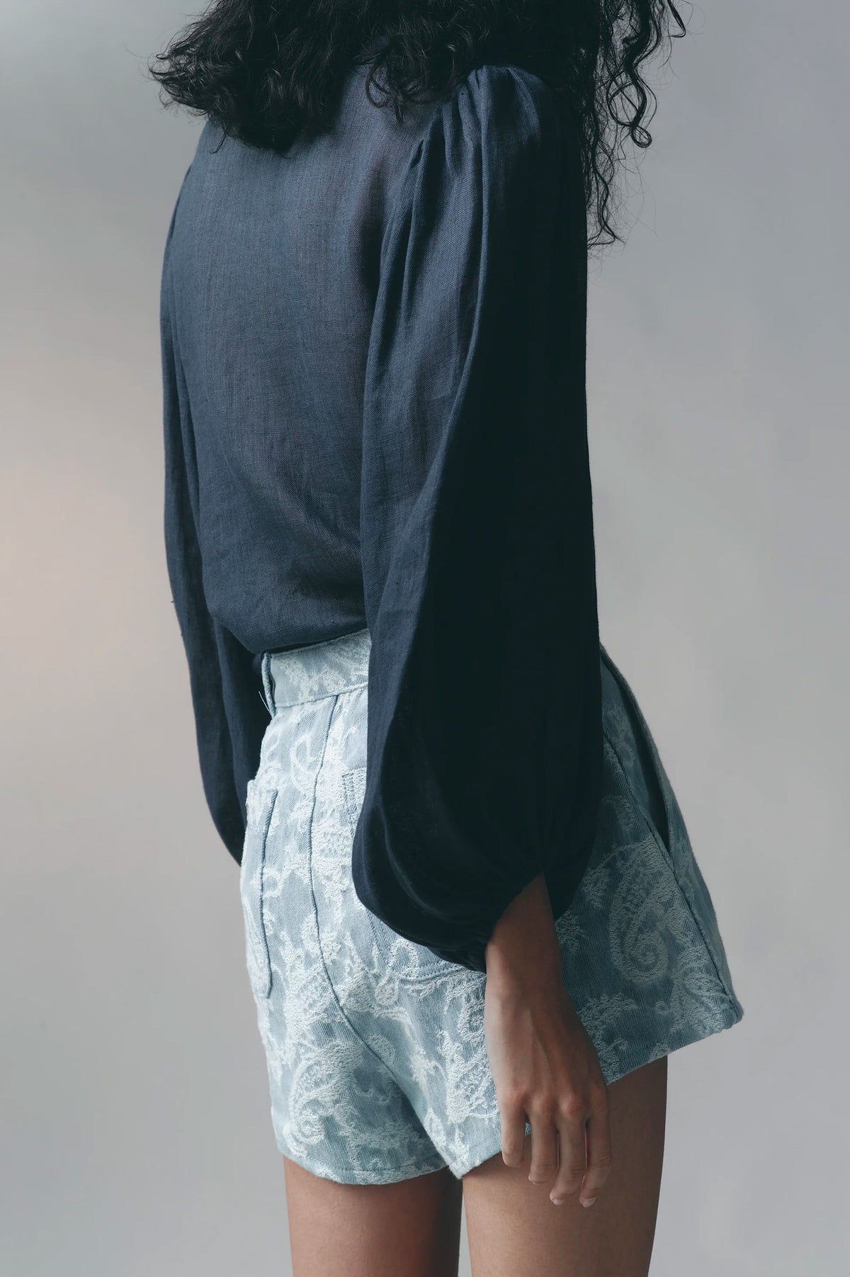 Maluku Blouse in Washed Navy Linen