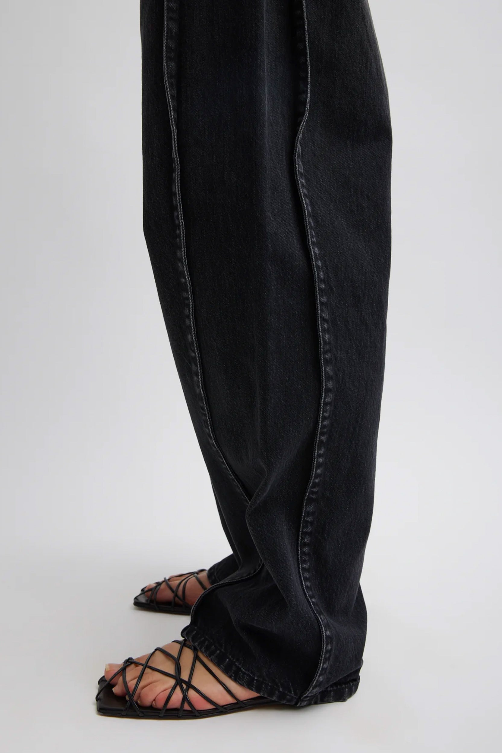 Vintage Black Denim Tuck Jean - Short