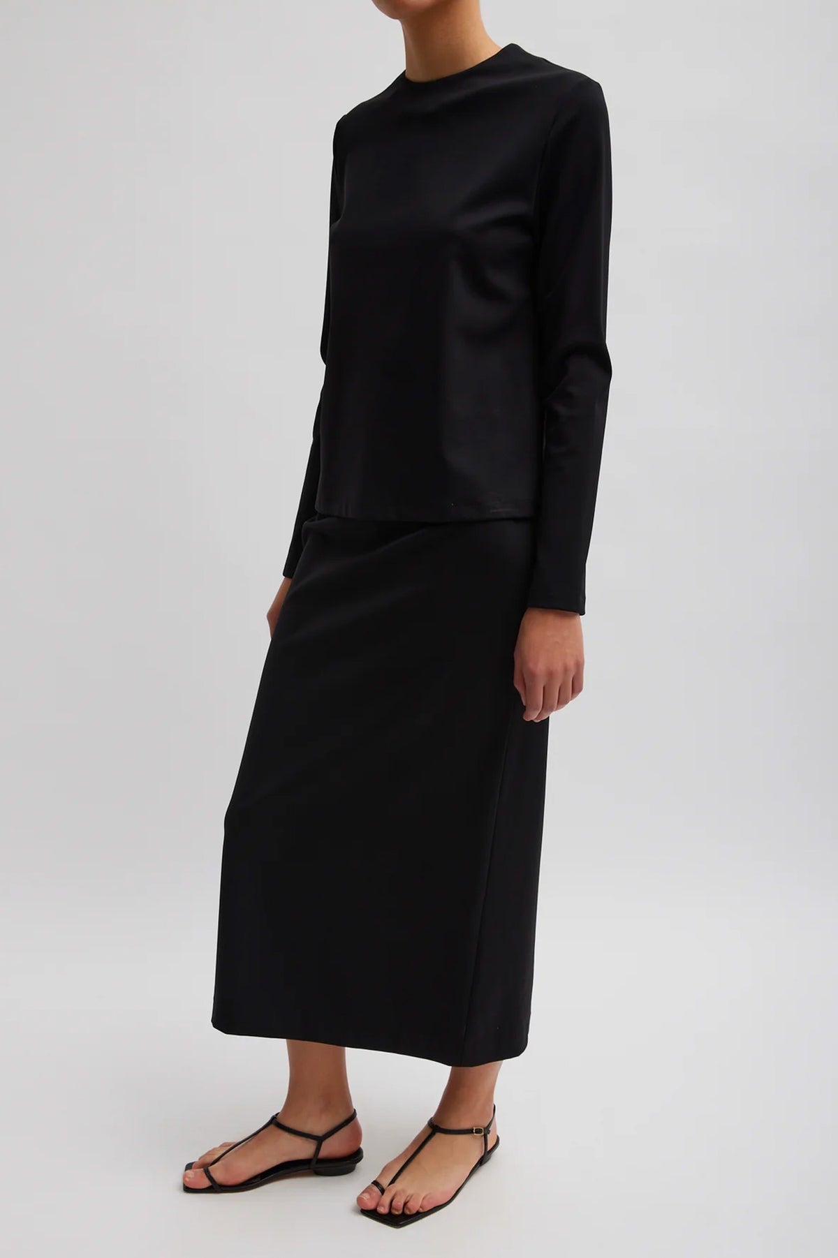 Compact Ultra Stretch Knit Pencil Skirt in Black
