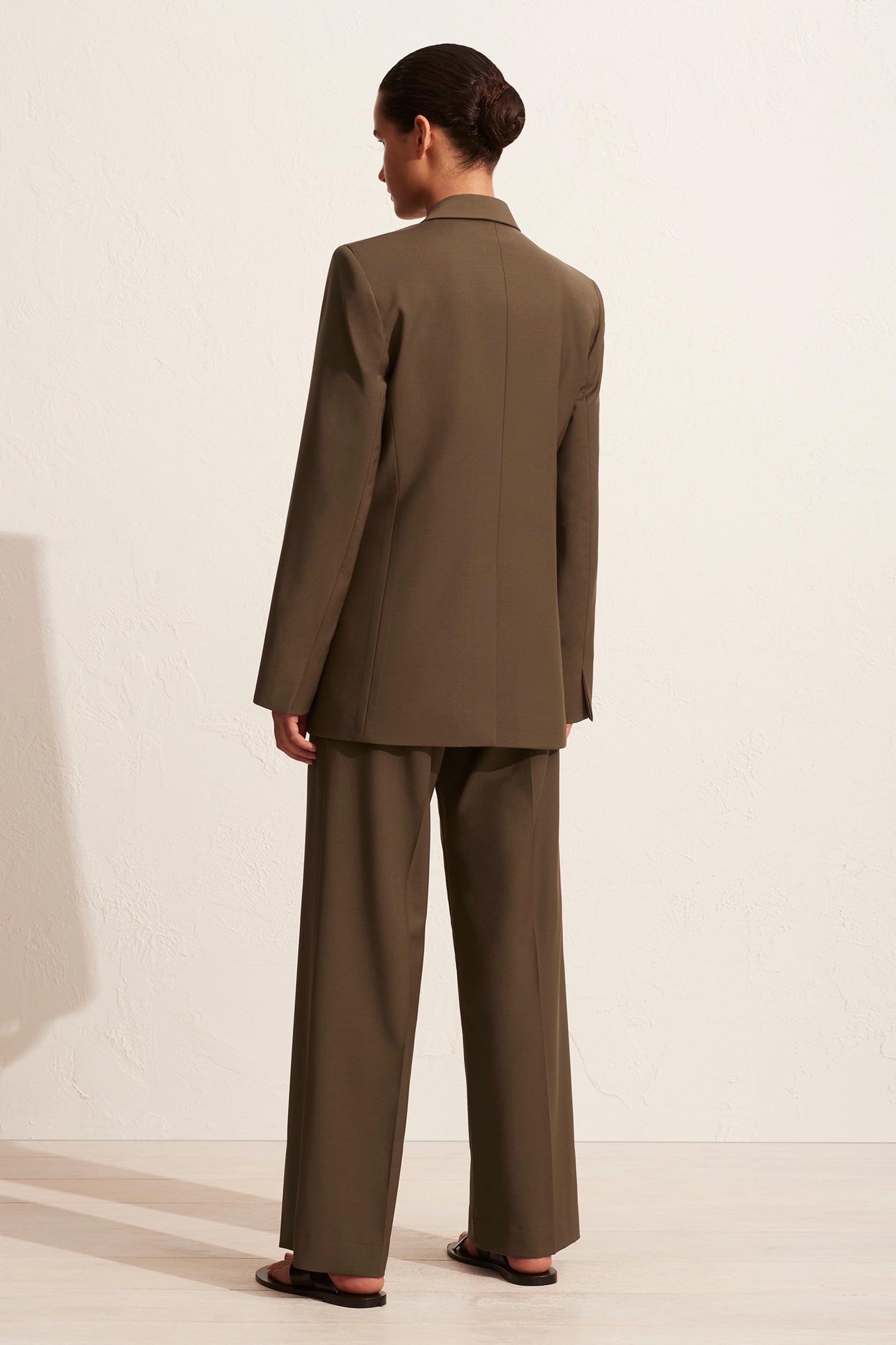 Relaxed Tailored Trouser in Coffee